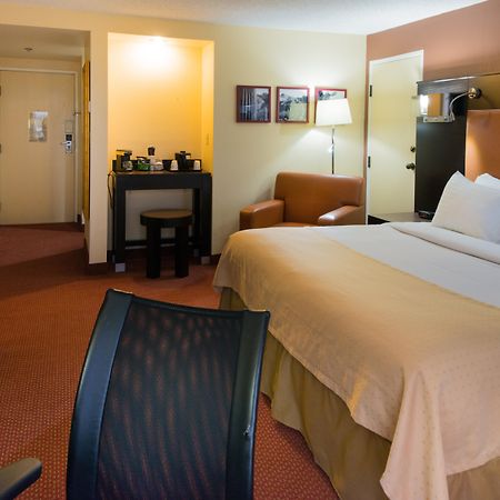 Greentree Hotel Phoenix West Bagian luar foto