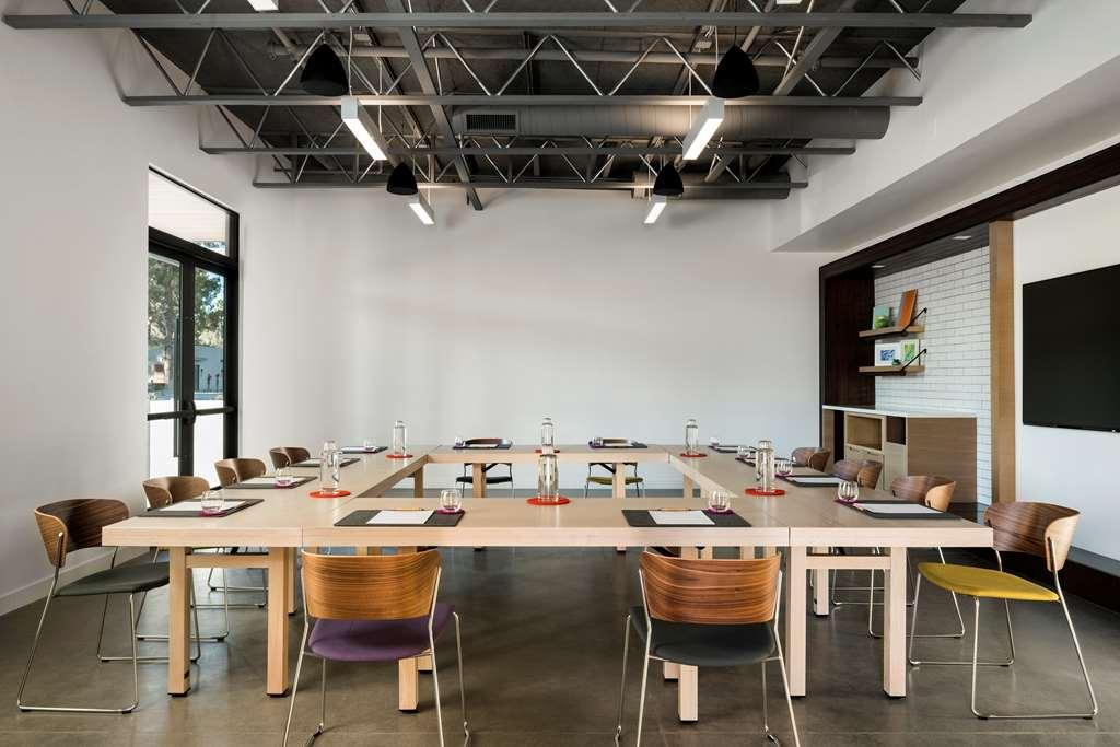 Greentree Hotel Phoenix West Bagian luar foto