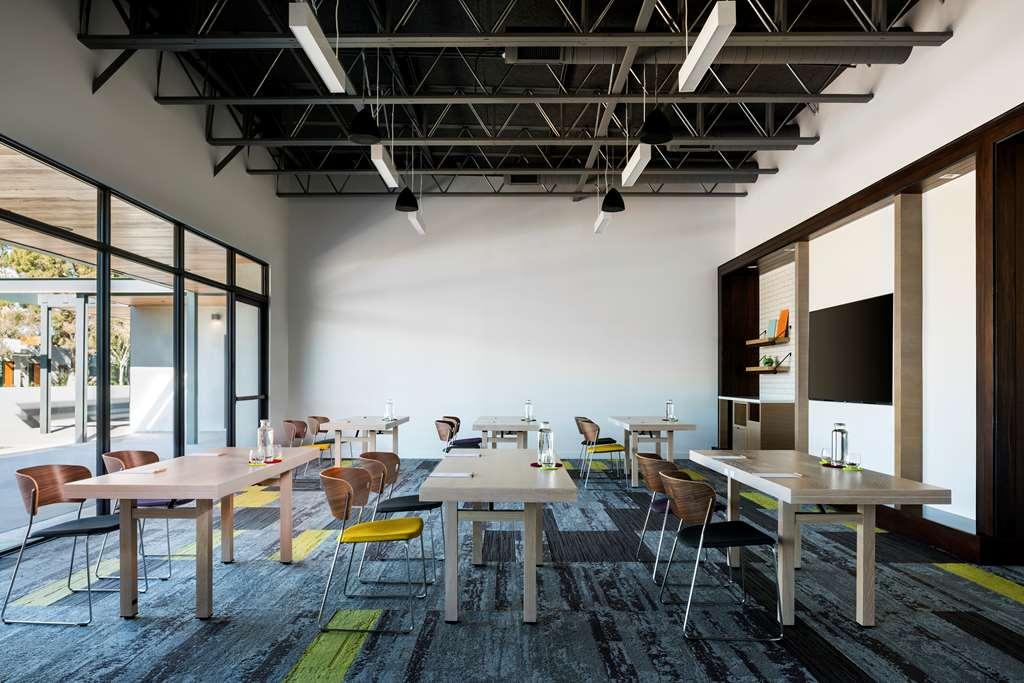 Greentree Hotel Phoenix West Bagian luar foto
