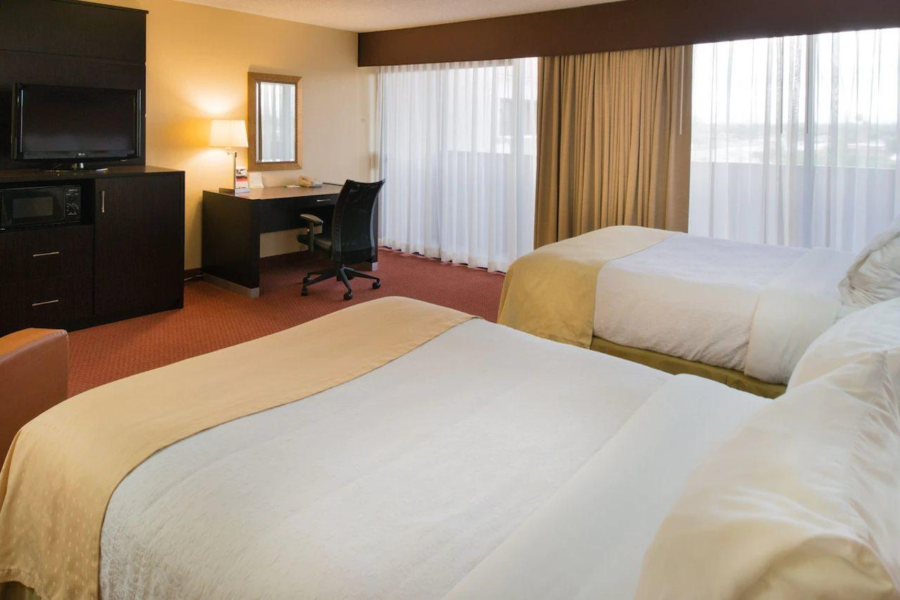 Greentree Hotel Phoenix West Bagian luar foto