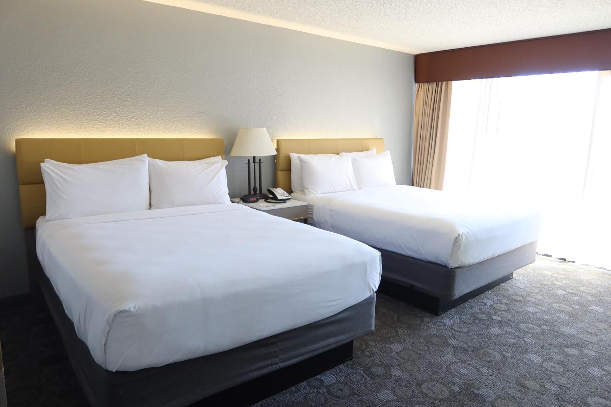 Greentree Hotel Phoenix West Bagian luar foto