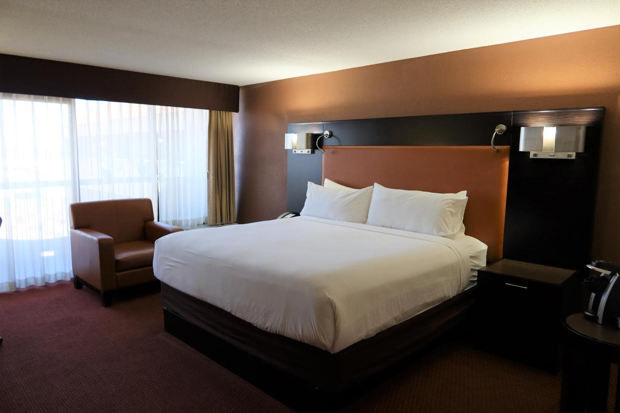 Greentree Hotel Phoenix West Bagian luar foto